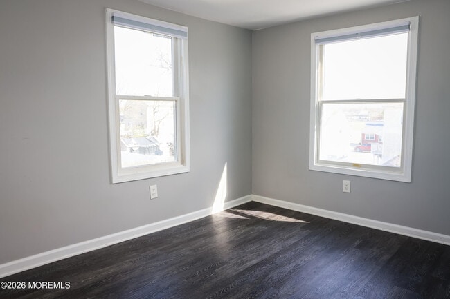 Building Photo - 320 Lorillard Ave