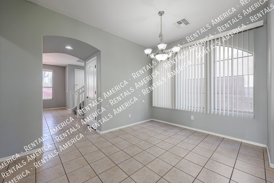 Building Photo - 3672 E Sundance Ave