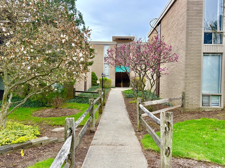 Building Photo - 6770 Chaffee Ct