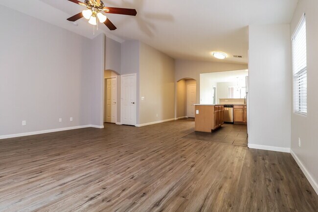 Building Photo - 16871 W Portland St