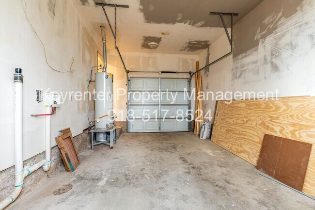 Building Photo - Beautiful 3 bedroom 1 bath, Available Now!