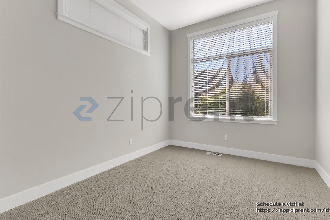 Building Photo - 11781 NW Thelin Ln