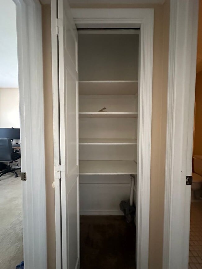 Building Photo - Townhome in SE Pensacola Scenic Hwy locate...