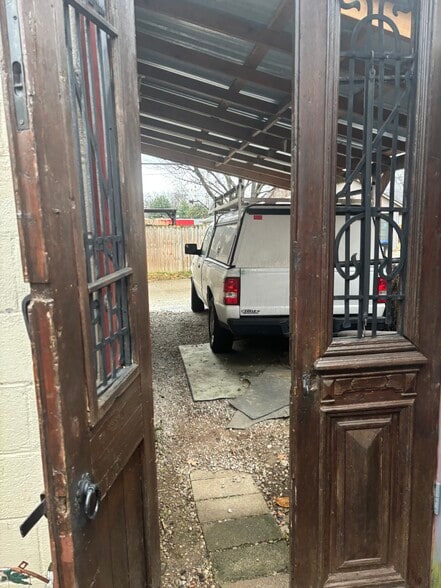 Building Photo - 554 Eastern Pky