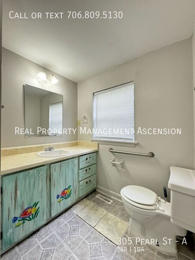 Building Photo - 305 Pearl Ave