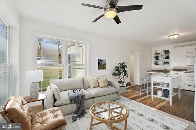 Building Photo - 98 N Bacton Hill Rd