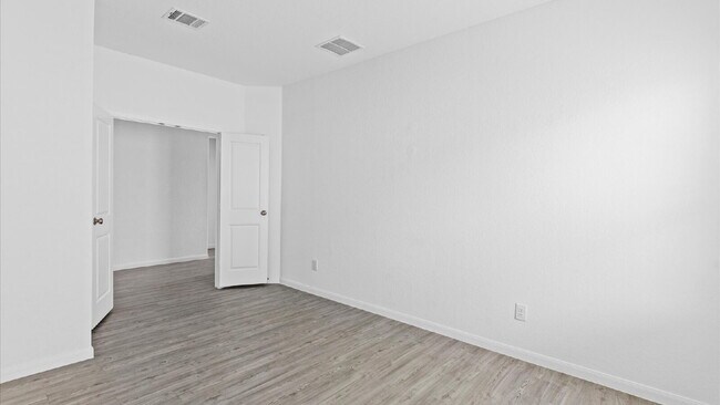 Building Photo - Charming 3-Bedroom Home on a Quiet Cul-de-...