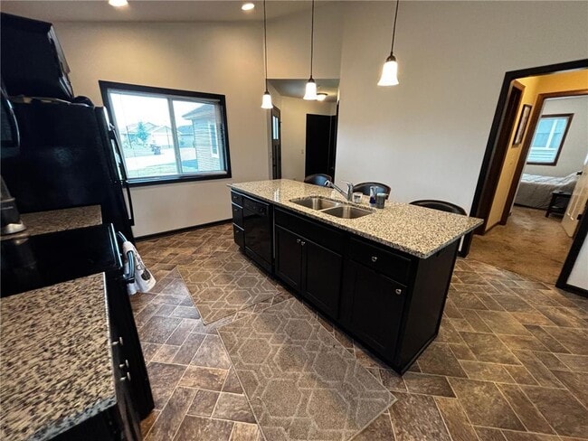 Building Photo - 4001 Iris Ct