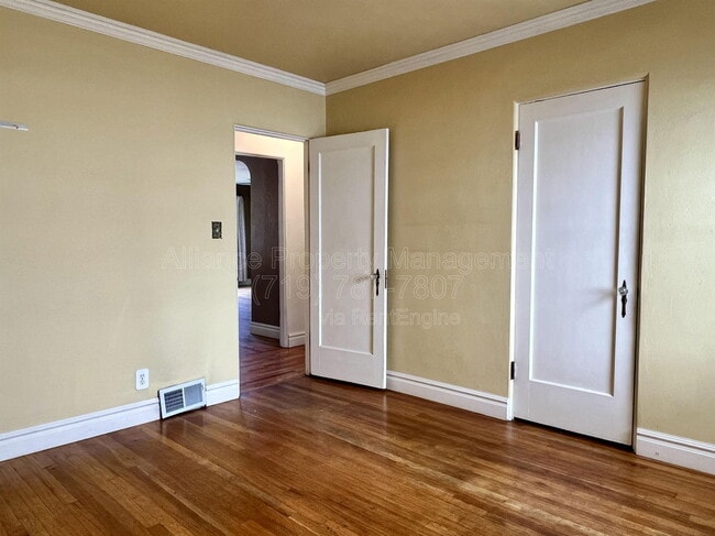 Building Photo - 401 Cheyenne Blvd