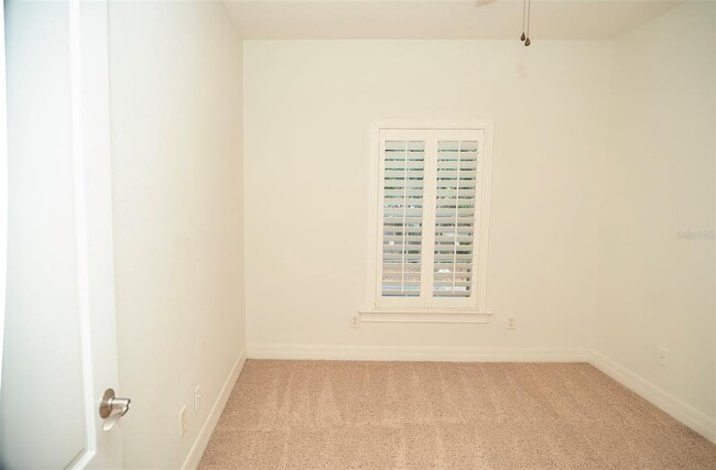 Building Photo - 603 S Gomez Ave
