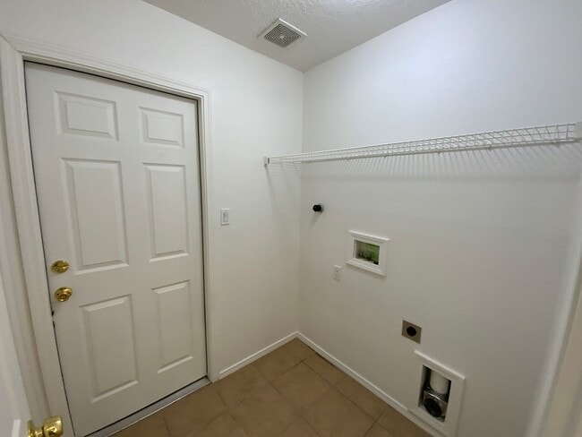 Building Photo - 3 Bedroom Single Story Home Available in Ventana Ranch Near Irving Blvd NW & Universe Blvd NW!