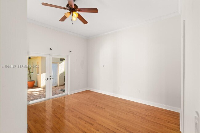 Building Photo - 1428 Medina Ave