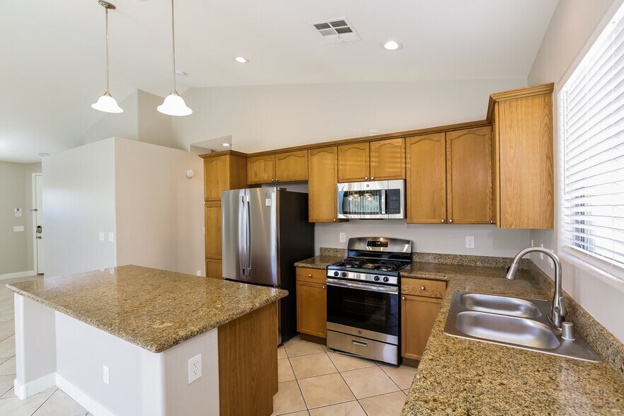 Building Photo - 3516 Turquoise Waters Ave