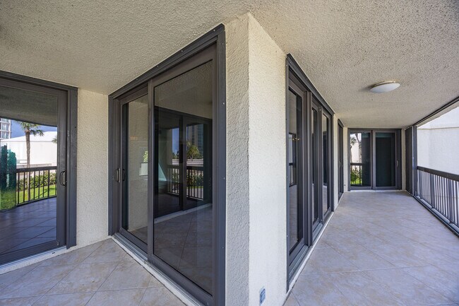 Building Photo - 4551 Gulf Shore Blvd N