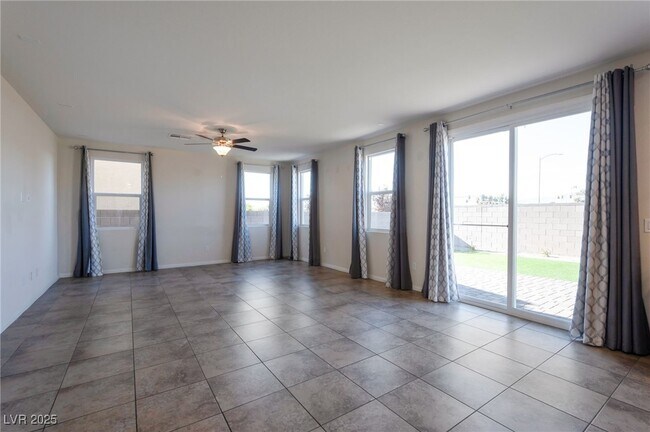 Building Photo - 4073 Blue Opal Wy