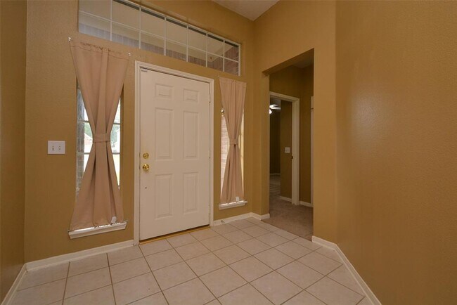 Building Photo - 2931 Sunbird Dr