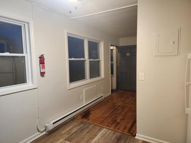 Building Photo - 11 Alexander Dr