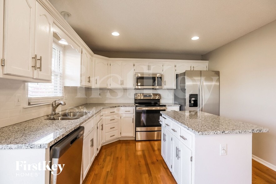 Building Photo - 8684 NE 110th St