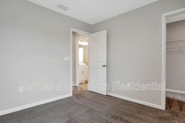 Building Photo - 840 Blue Creek Dr