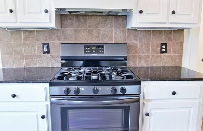 Building Photo - 1639 17th Ave