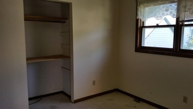 Building Photo - 317 High St