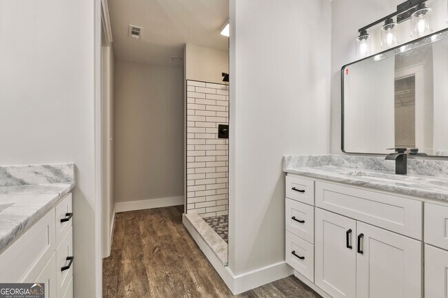 Building Photo - 20 Beaver Ct