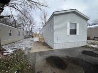 Building Photo - 54 Locust St