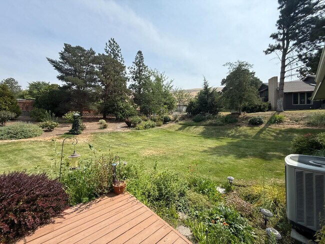 Building Photo - 1416 Scenic Dr