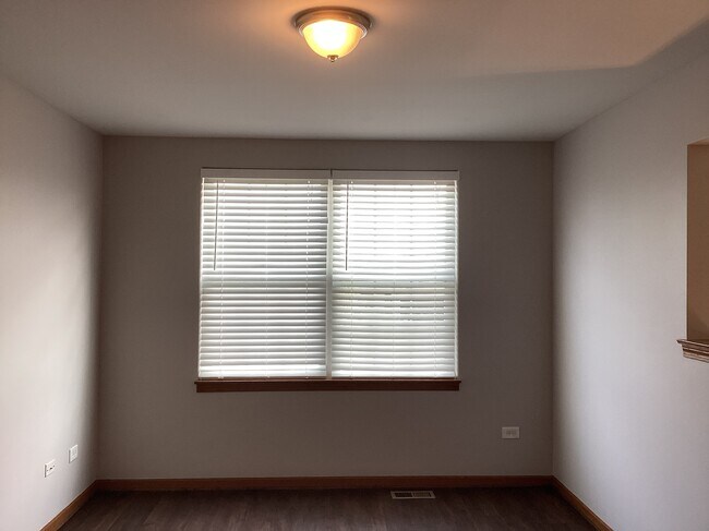 Building Photo - 27450 W Fawn Lake Ct