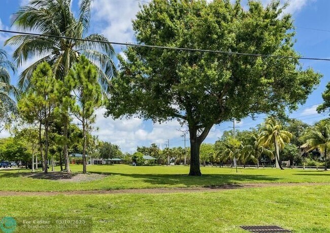 Building Photo - 928 Orange Isle