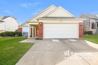 Building Photo - 3209 Roddy Dr