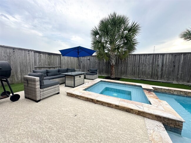 Building Photo - 17815 Gables Bend Dr