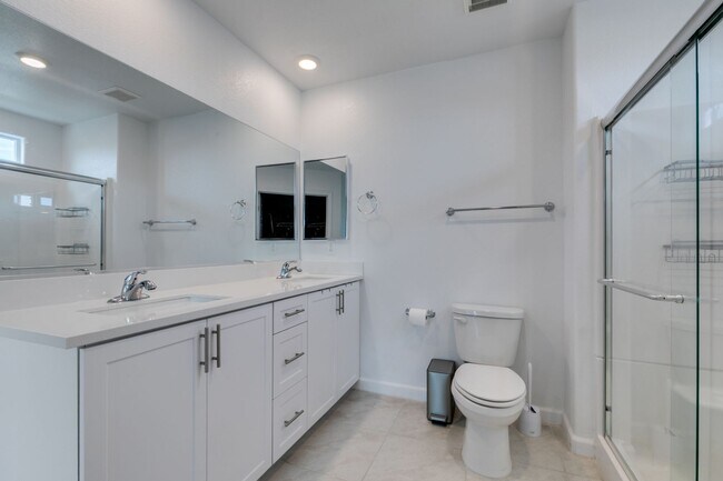 Building Photo - 2024 Lennar-Built Fully Furnished 2BR + Office Space Townhome-Style Condo in Cadence