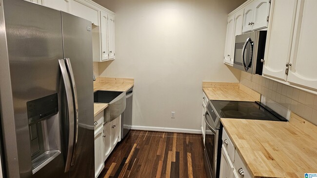 Building Photo - 3028 Old Stone Dr