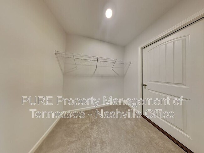 Building Photo - 400 Zeffer Ct