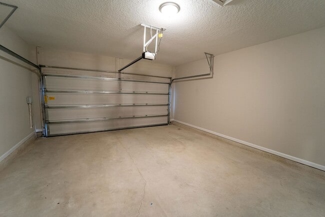 Building Photo - 298 Modesto Dr