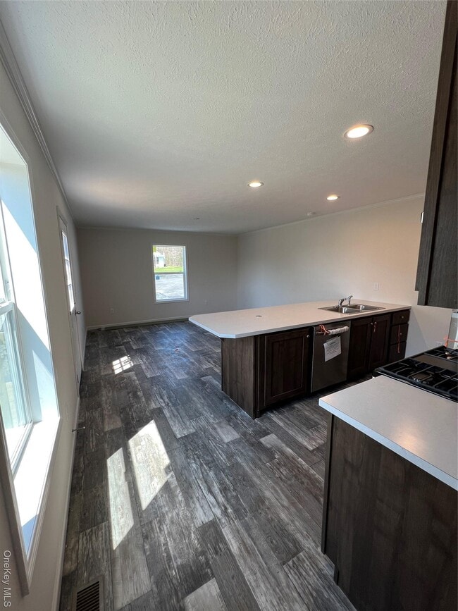 Building Photo - 985 NY-17M