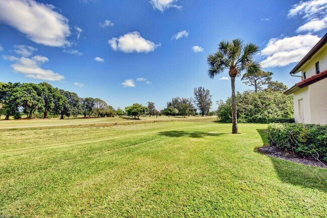 Building Photo - 5851 Parkwalk Dr