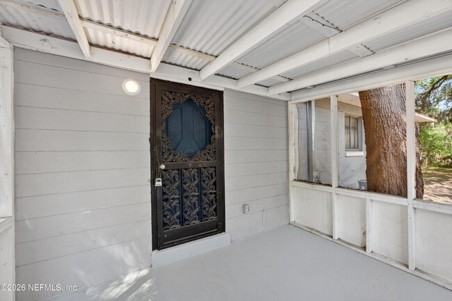 Building Photo - 6955 Miss Muffet Ln S