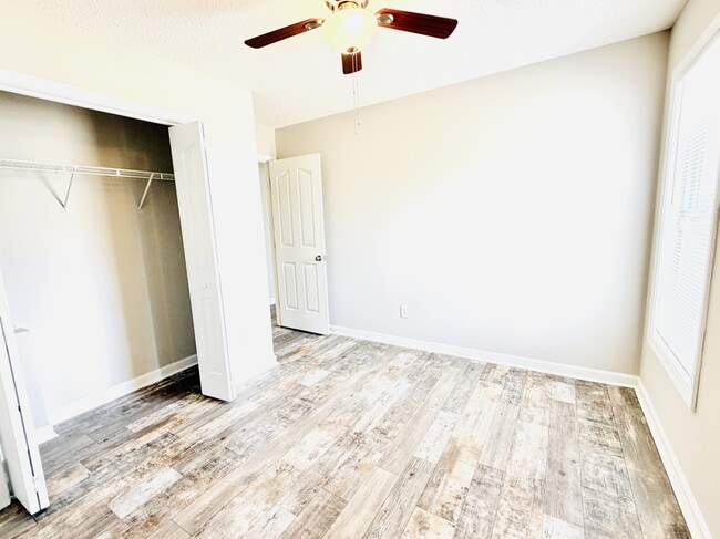 Building Photo - 133 Wildflower Ln