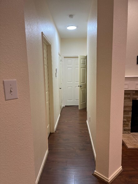 Building Photo - 615 Denali Dr