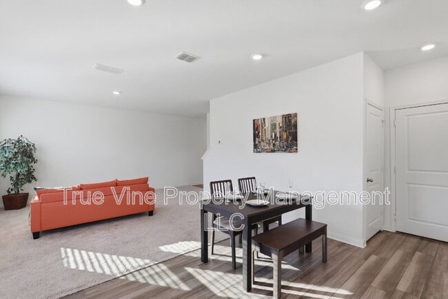 Building Photo - 14523 Bonito Loop