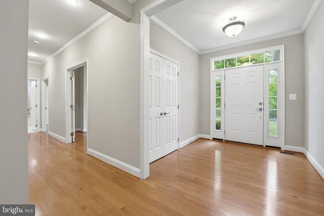 Building Photo - 42240 Hiddenwood Ln
