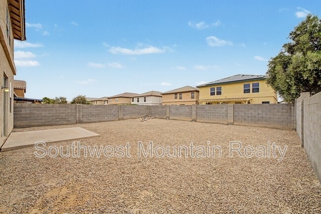 Building Photo - 45556 W Tucker Rd