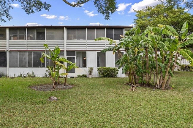 Building Photo - 142 Kent St