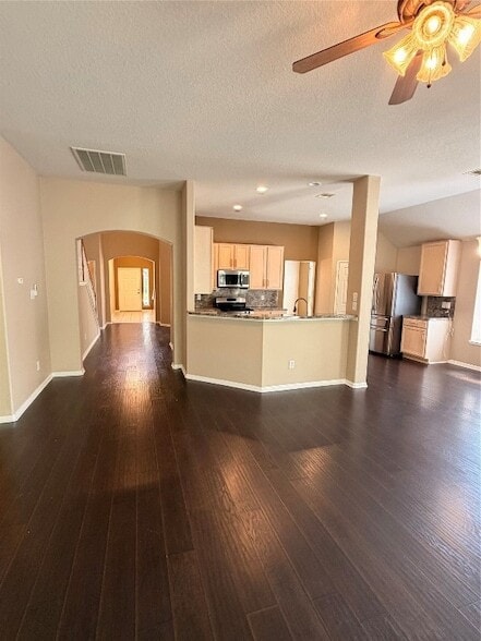 Building Photo - 906 Taylor Ridge Dr