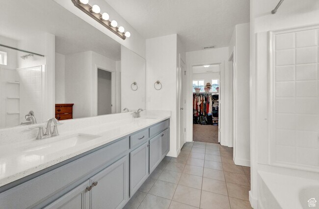 Building Photo - 15162 S Cantle Dr