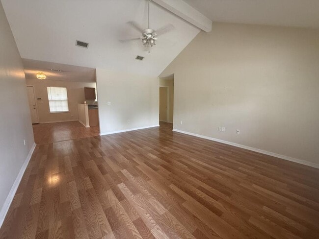 Building Photo - 535 N Forest Dr
