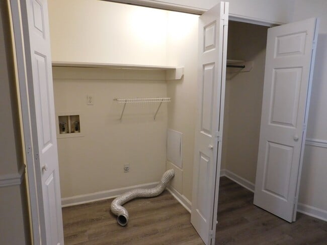 Building Photo - 1507 College Way