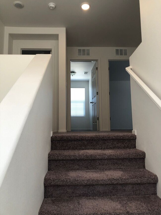 Building Photo - $2395.00 - NEW FLOORING UPSTAIRS - STAINLE...